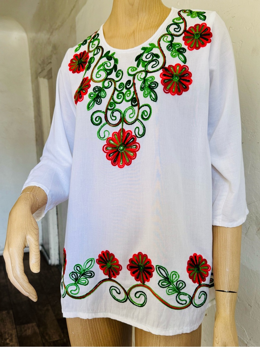 Handmade Mexican Embroidered Blouse White Red Green Floral Boho Artisanal Size M